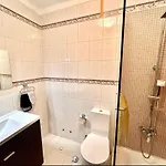 Quarto Boa Localizacao Com Cozinha E Casa De Banho Apartamento