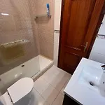 Apartamento Quarto Boa Localizacao Com Cozinha E Casa De Banho