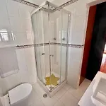Quarto Boa Localizacao Com Cozinha E Casa De Banho Apartamento