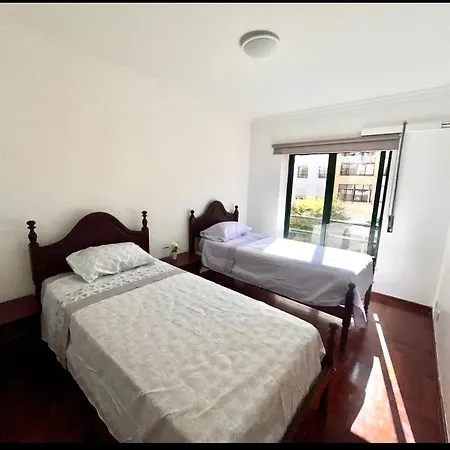 Quarto Boa Localizacao Com Cozinha E Casa De Banho * Caparica