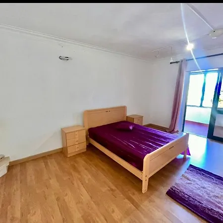 Apartment Quarto Boa Localizacao Com Cozinha E Casa De Banho