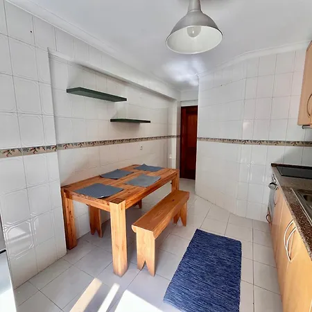 Quarto Boa Localizacao Com Cozinha E Casa De Banho