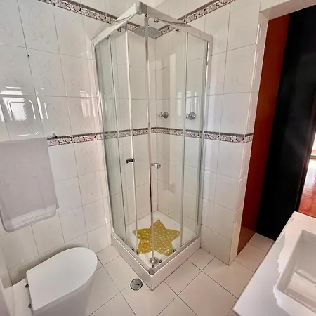 Quarto Boa Localizacao Com Cozinha E Casa De Banho Apartment