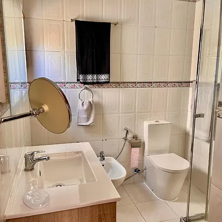 Apartment Quarto Boa Localizacao Com Cozinha E Casa De Banho *