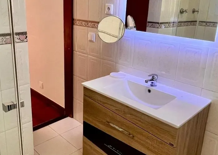 Appartement Quarto Boa Localizacao Com Cozinha E Casa De Banho Caparica