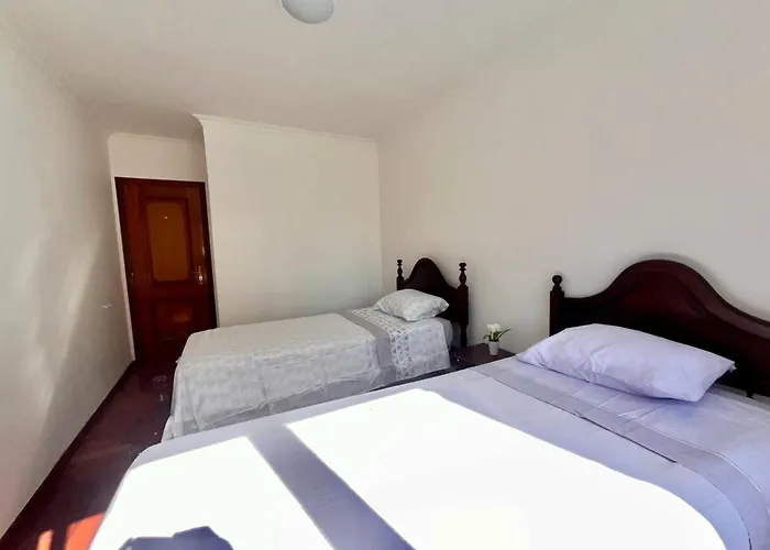Quarto Boa Localizacao Com Cozinha E Casa De Banho Apartment Caparica