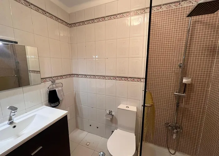 Quarto Boa Localizacao Com Cozinha E Casa De Banho Appartement *