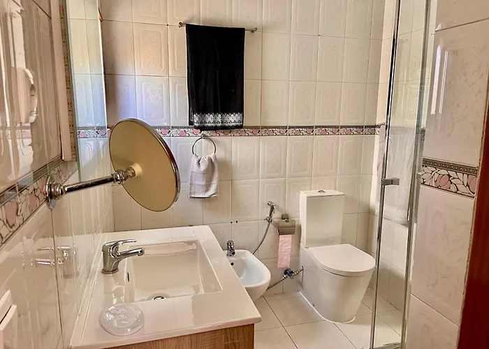 Apartment Quarto Boa Localizacao Com Cozinha E Casa De Banho *